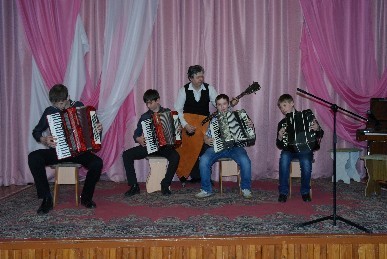Инструментальный ансамбль: Богданов Артем, Балаганский павел, соколов Александр, Шлегель Дмитрий, Кузнецов О.М., (преп. Носова Г.И.) Инструментальный ансамбль: Богданов Артем, Балаганский павел, соколов Александр, Шлегель Дмитрий, Кузнецов О.М., (преп. Носова Г.И.)