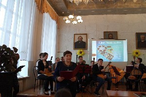 На сцене - оркестр РНИ (рук. Букова Т.Д.) и Равкова Г.Н. На сцене - оркестр РНИ (рук. Букова Т.Д.) и Равкова Г.Н.